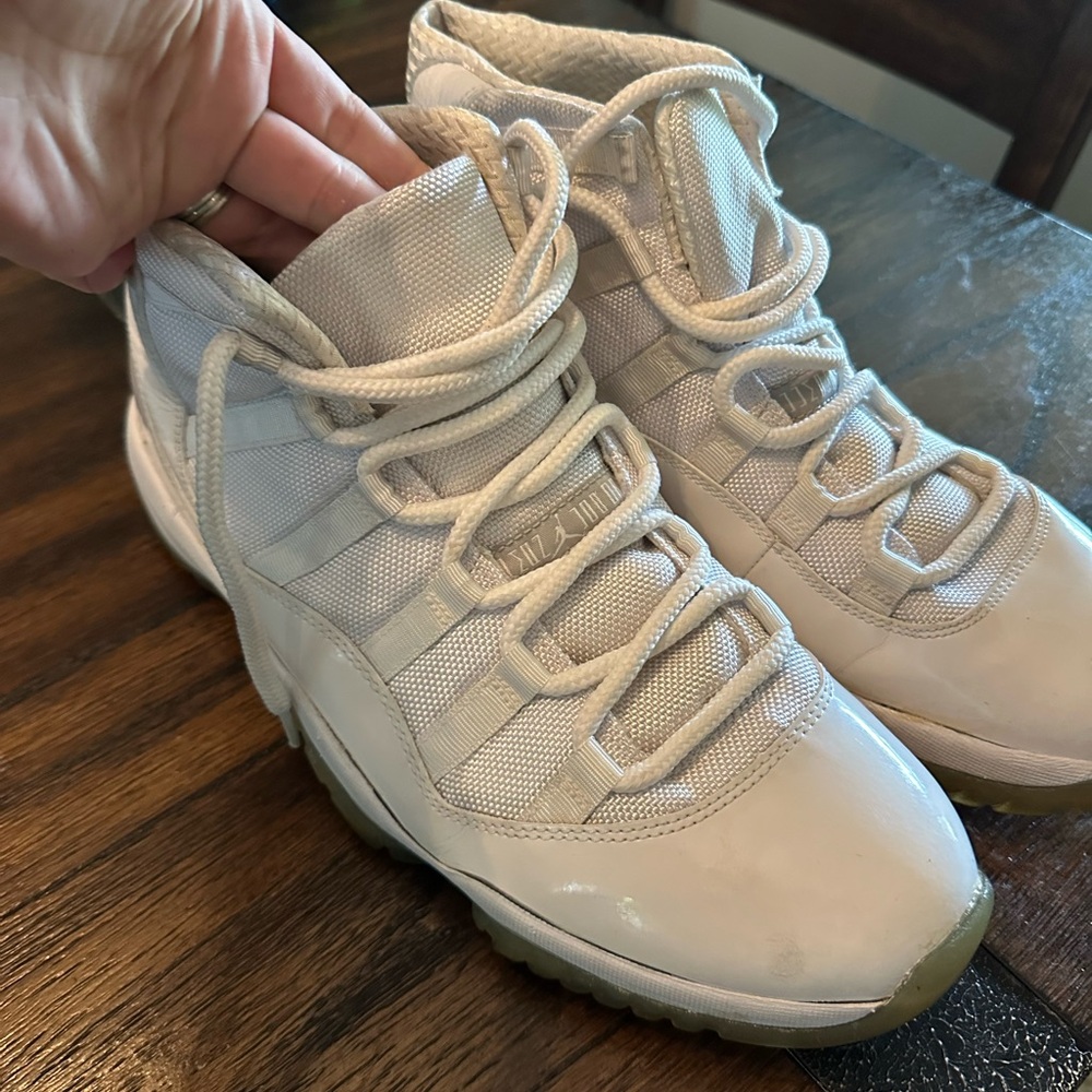 Jordan Sneakers in Cream and White